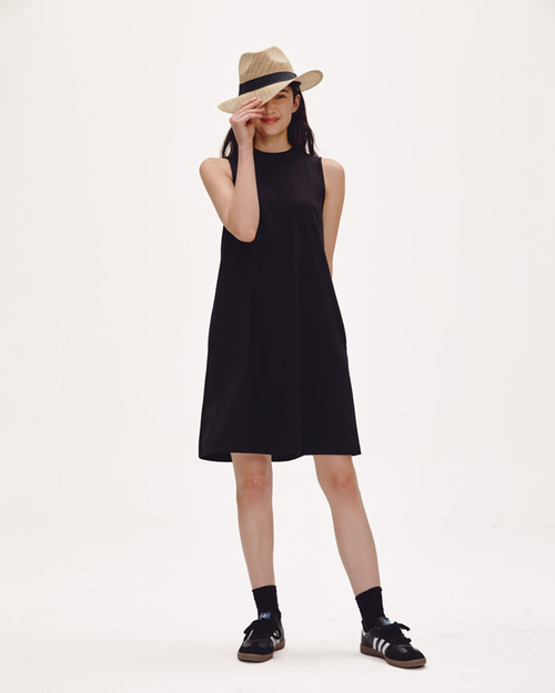 SHYSHYWORK 클래식 슬리브리스 드레스 (블랙)